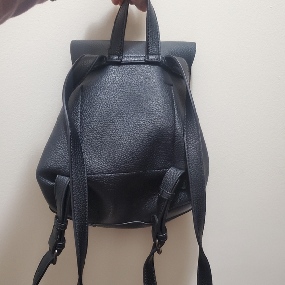 BLACK LEATHER BACKPACK - Picture 3 of 4